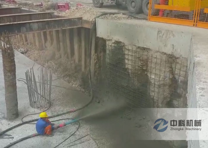 中鐵隧道集團(tuán)液壓濕噴機(jī)施工現(xiàn)場(chǎng)